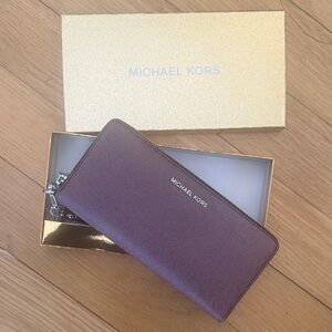 NWT Michael Kors Oxblood Rouge Sombre Jet Set Zip Wallet